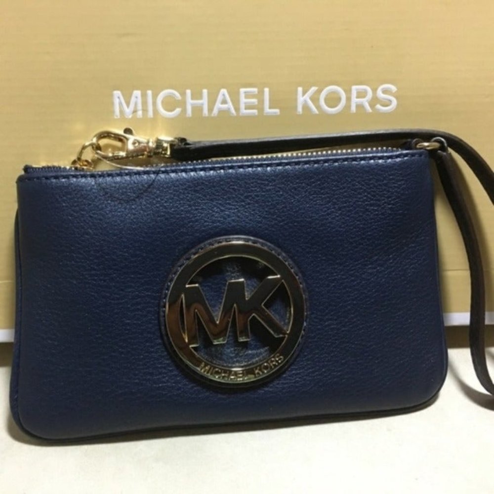 MICHAEL KORS LEATHER WRISTLET FULTON BAG